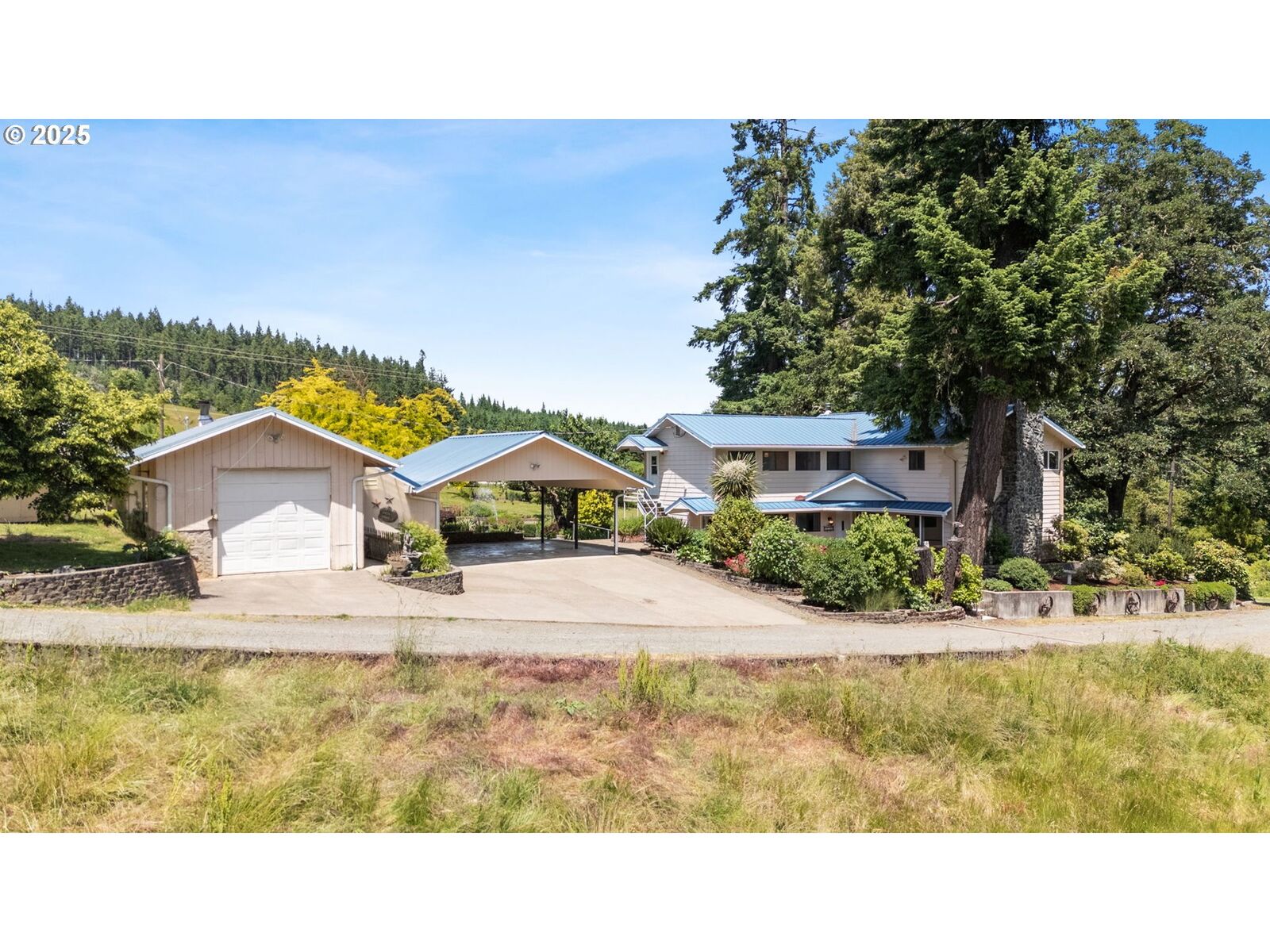 Property Photo: 31762 Nichols Ln OR 97424