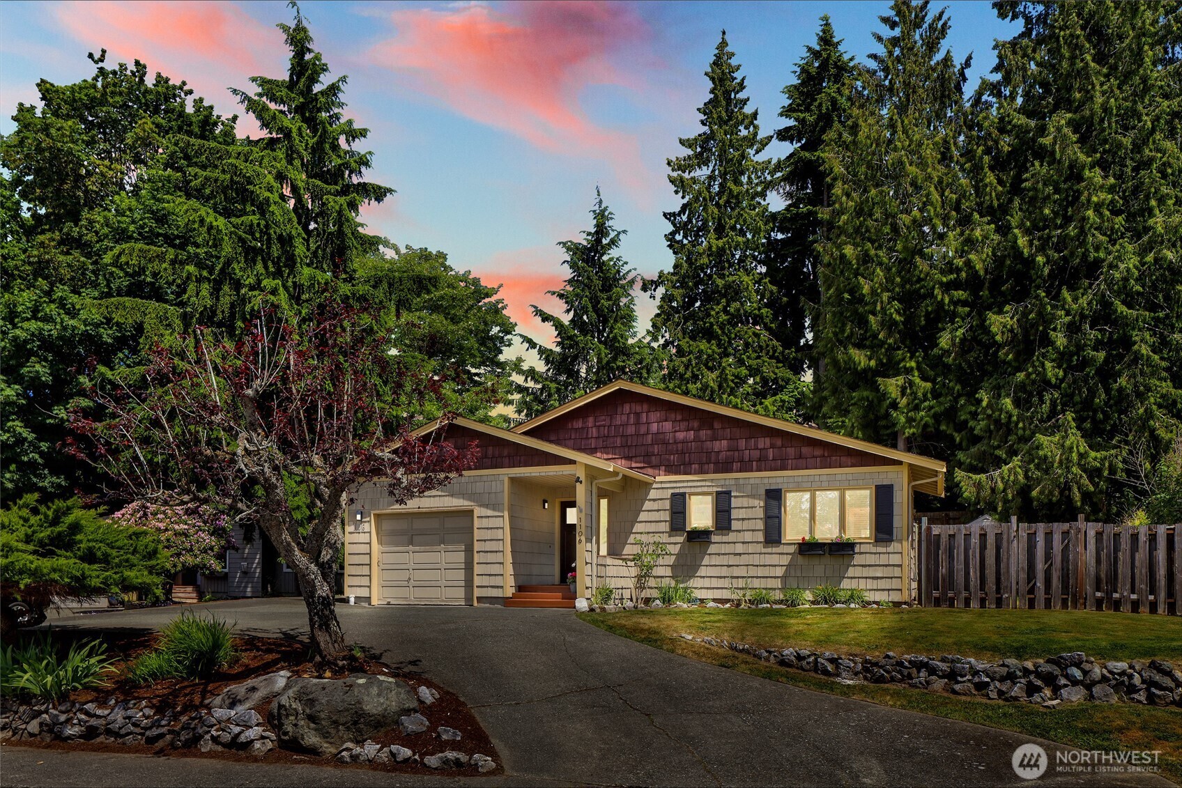 Property Photo: 1106 Kenoyer Drive WA 98229