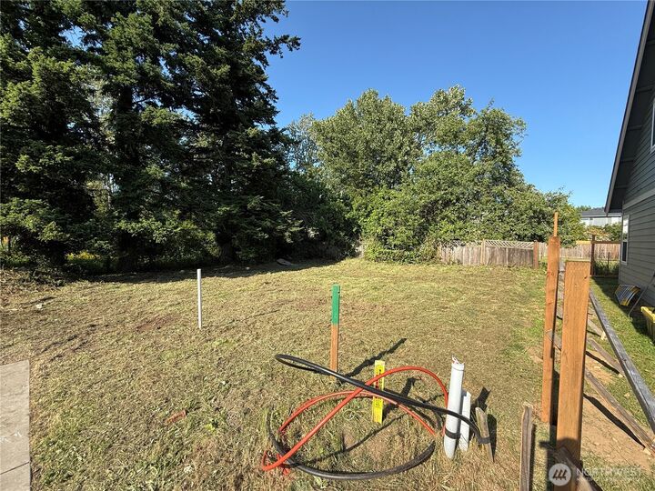 Property Photo: 607 E Illinois Street WA 98225