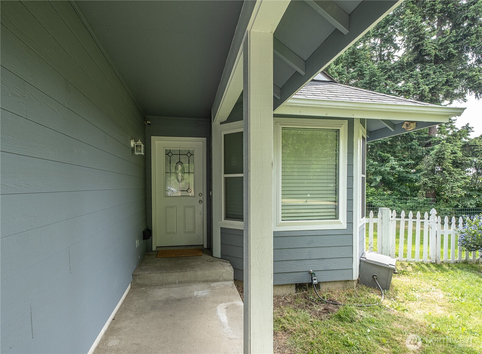 Property Photo: 3510 N Appian Way WA 98277