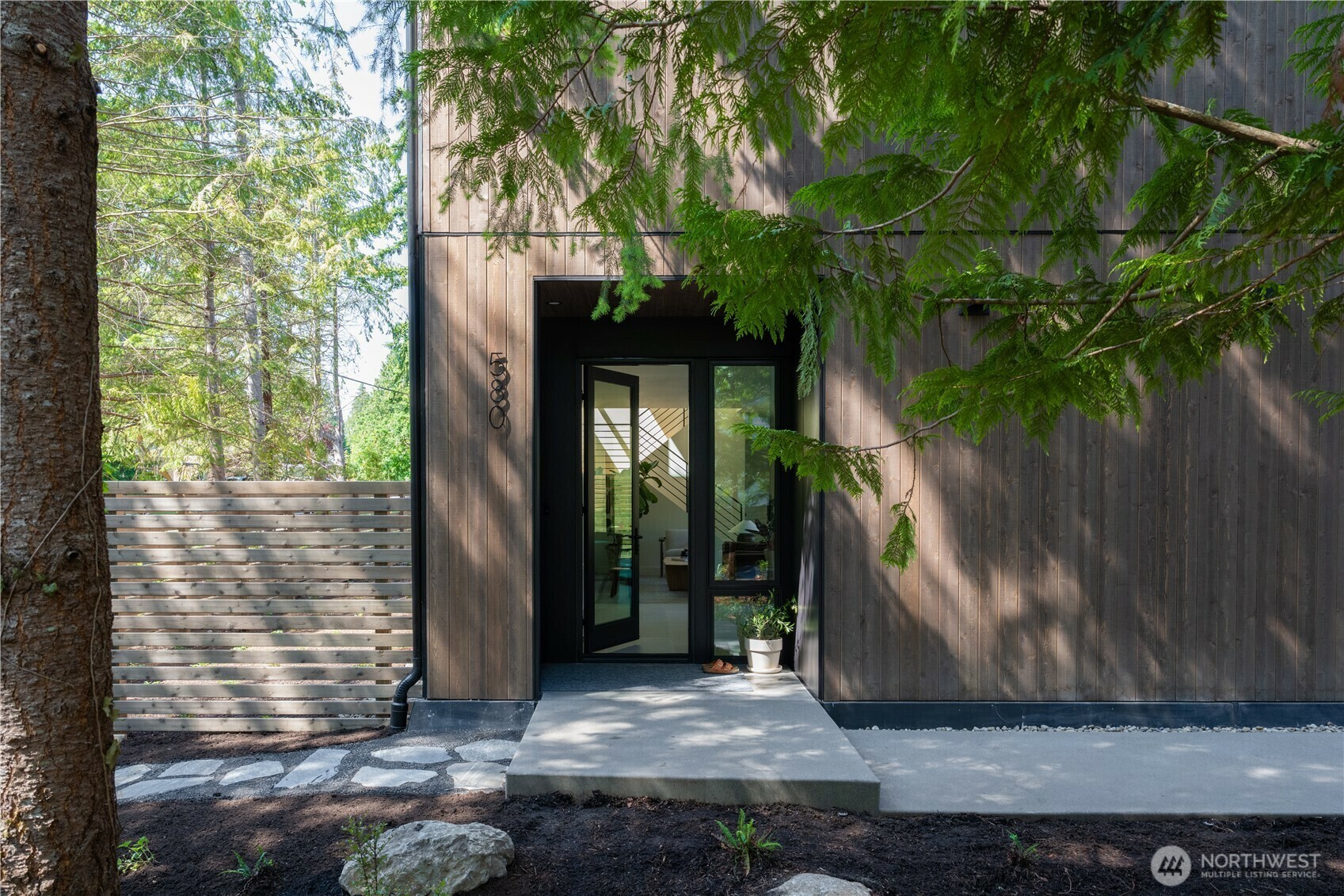 580  Park Avenue NE  Bainbridge Island WA 98110 photo