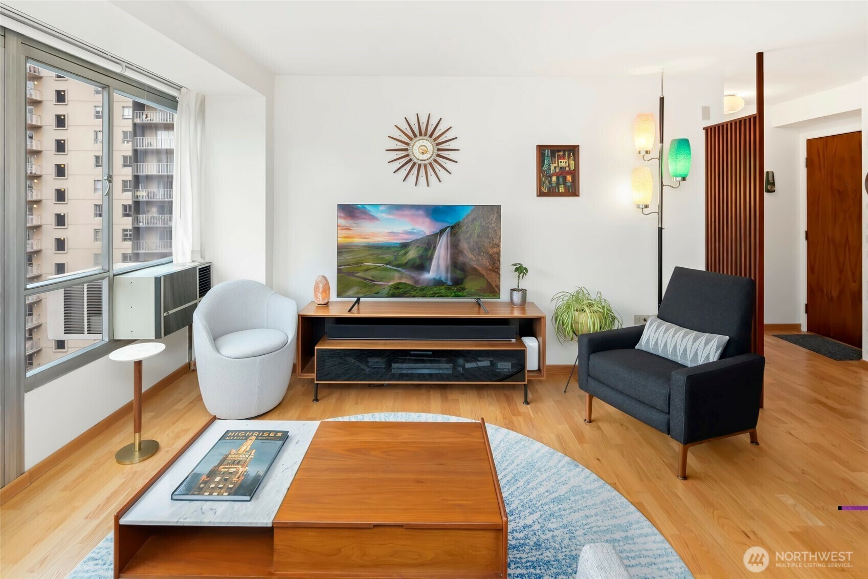 Property Photo:  1221  Minor Avenue 902  WA 98101 