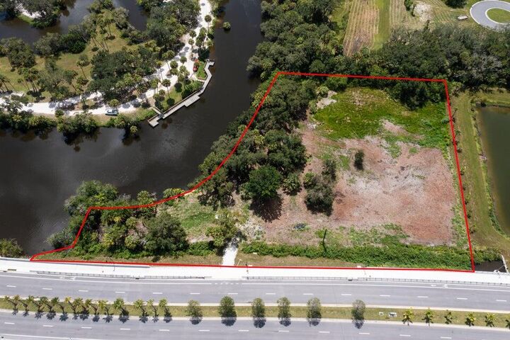 Property Photo: 2083 W Midway Road FL 34981