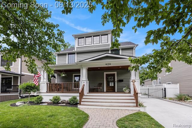 Property Photo:  424 Taylor Avenue  MI 48307 