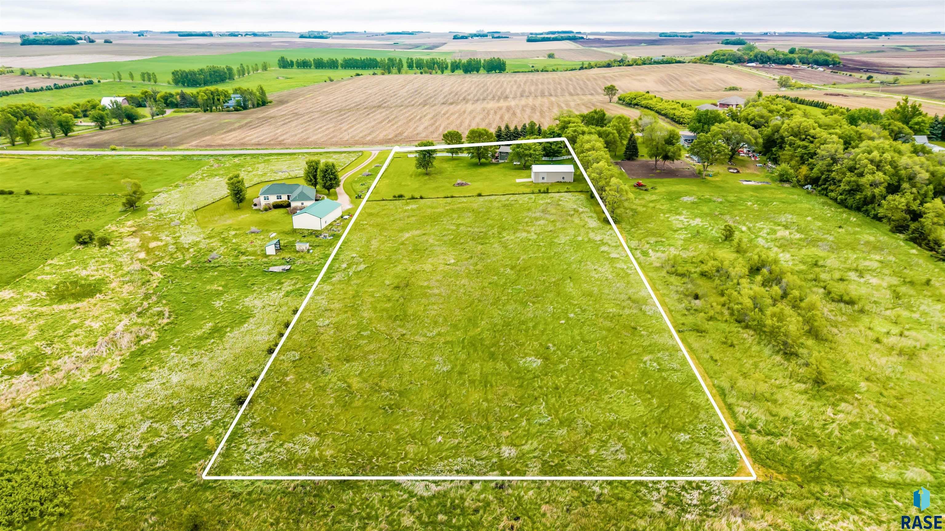 Property Photo: 26481 487th Ave SD 57068