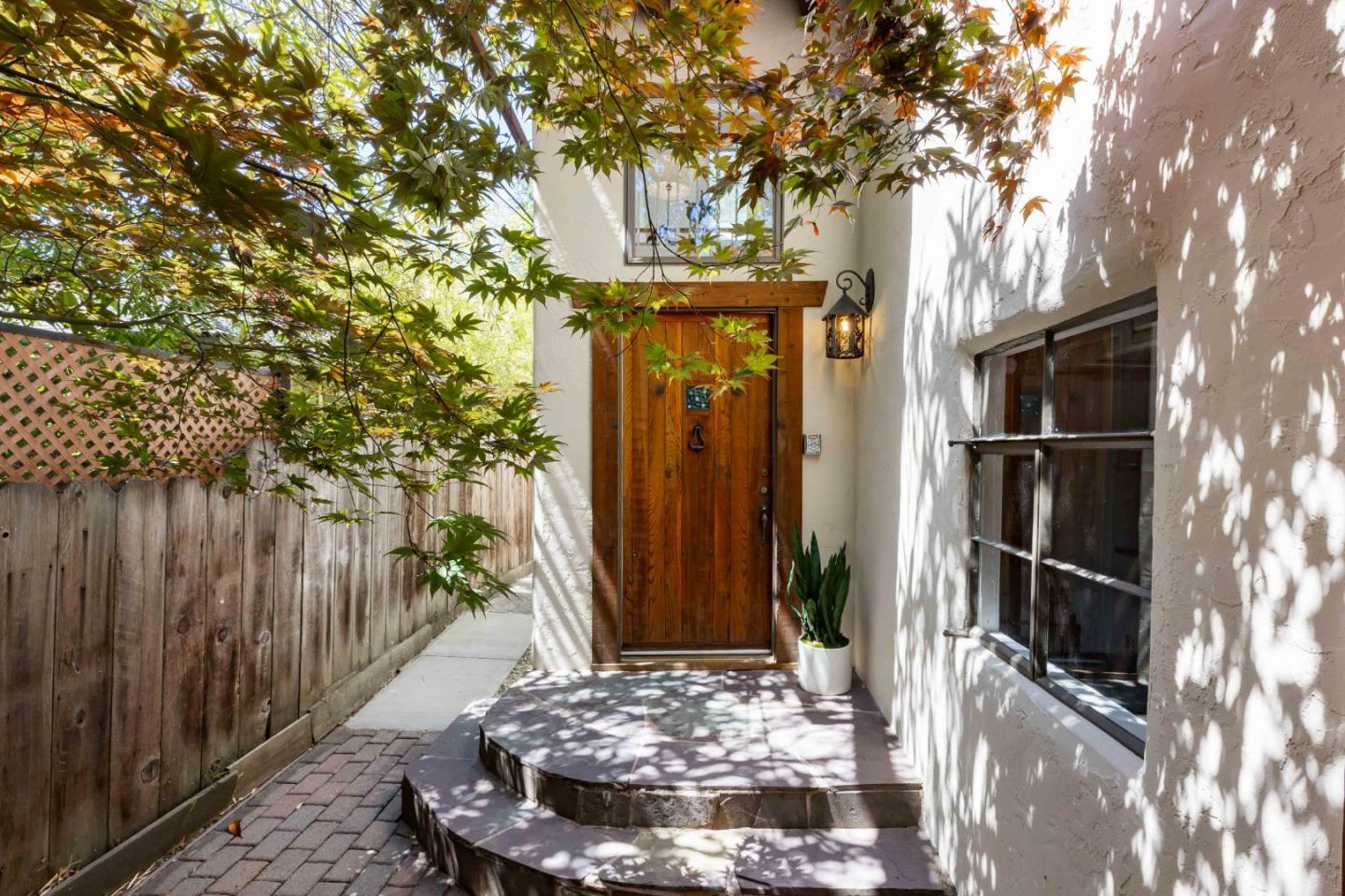 Property Photo: 2350 Harvard Street CA 94306