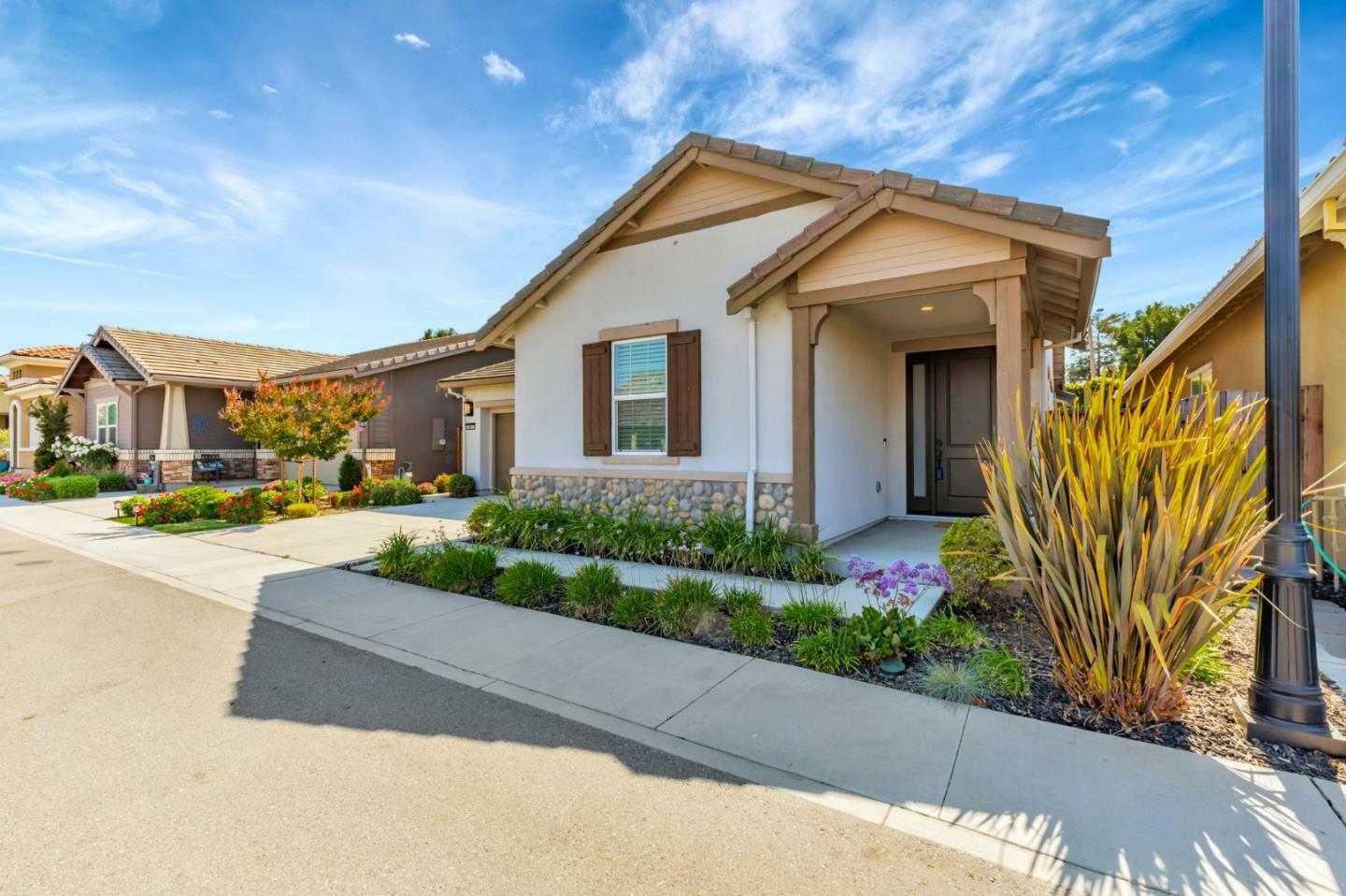 2071 Santoro Way  Hollister CA 95023 photo