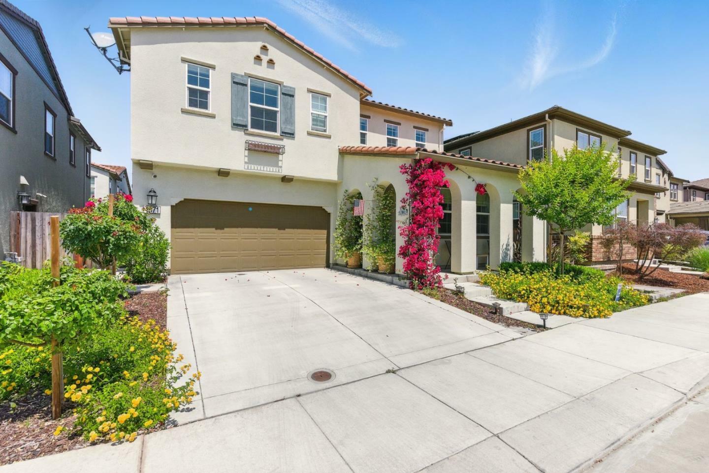 Property Photo:  1571 Castlewood Place  CA 95020 