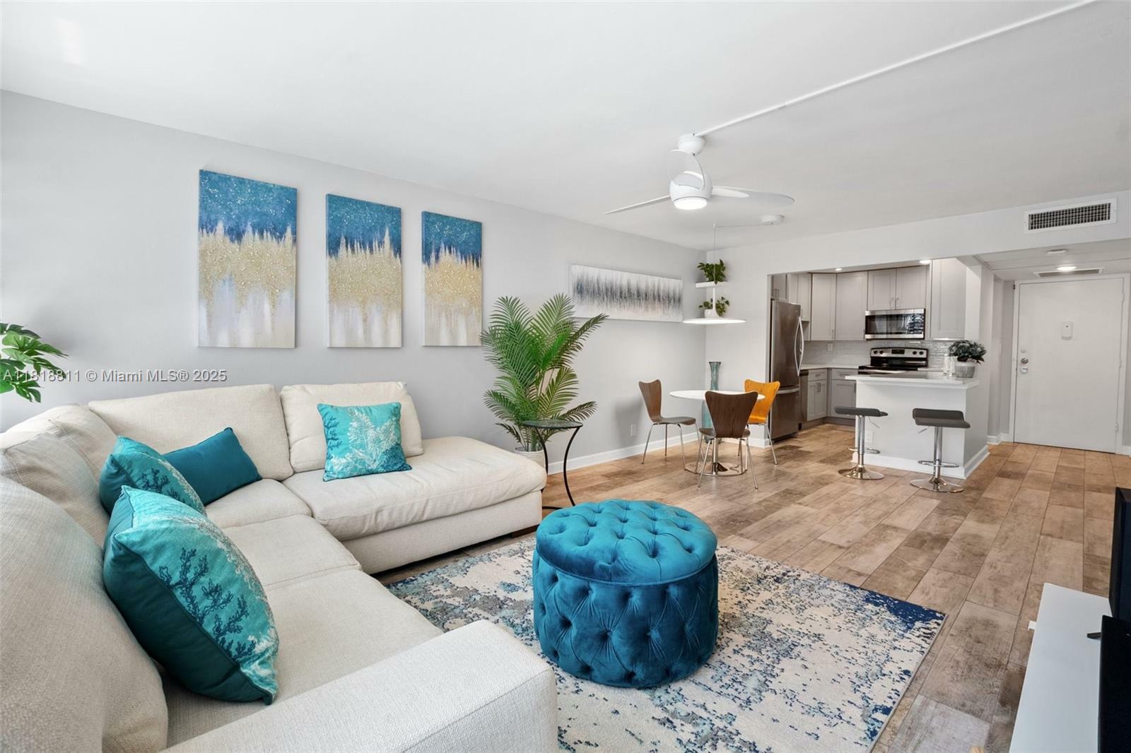 Property Photo: 2781 Taft St 308 FL 33020
