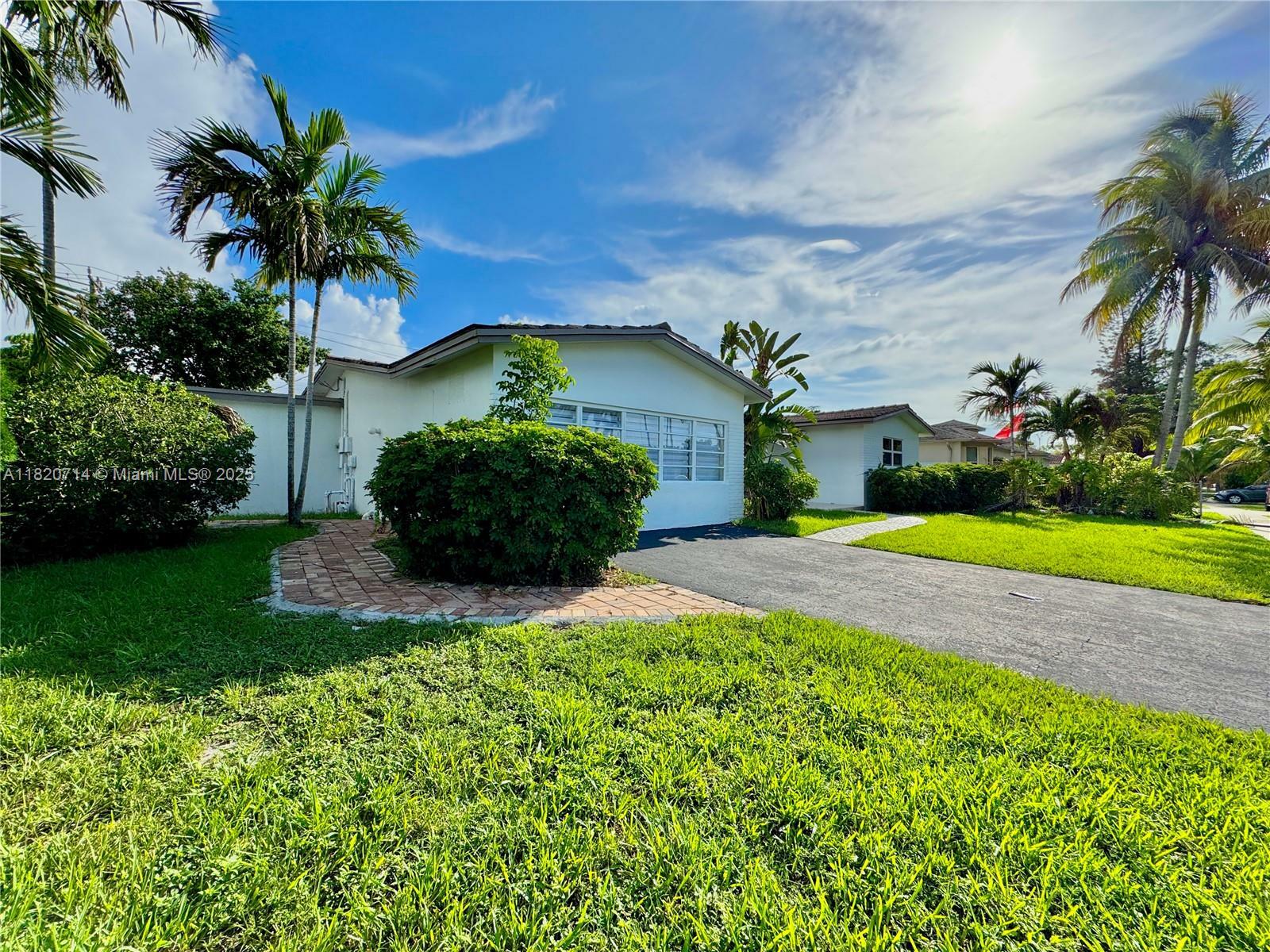 Property Photo: 4905 Harrison St FL 33021
