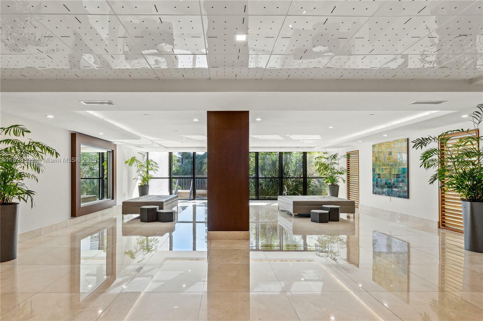 Property Photo: 540 Brickell Key Dr 818 FL 33131