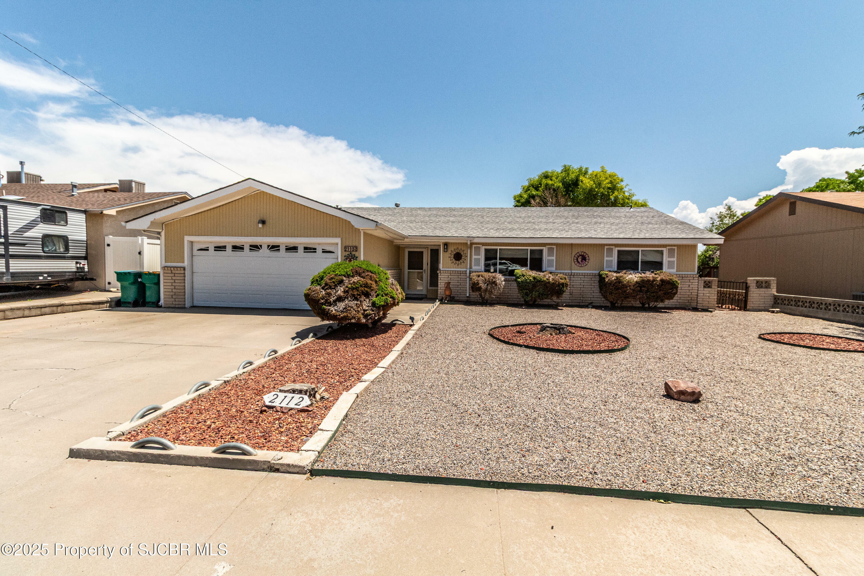 Property Photo: 2112 N Santiago Avenue NM 87401