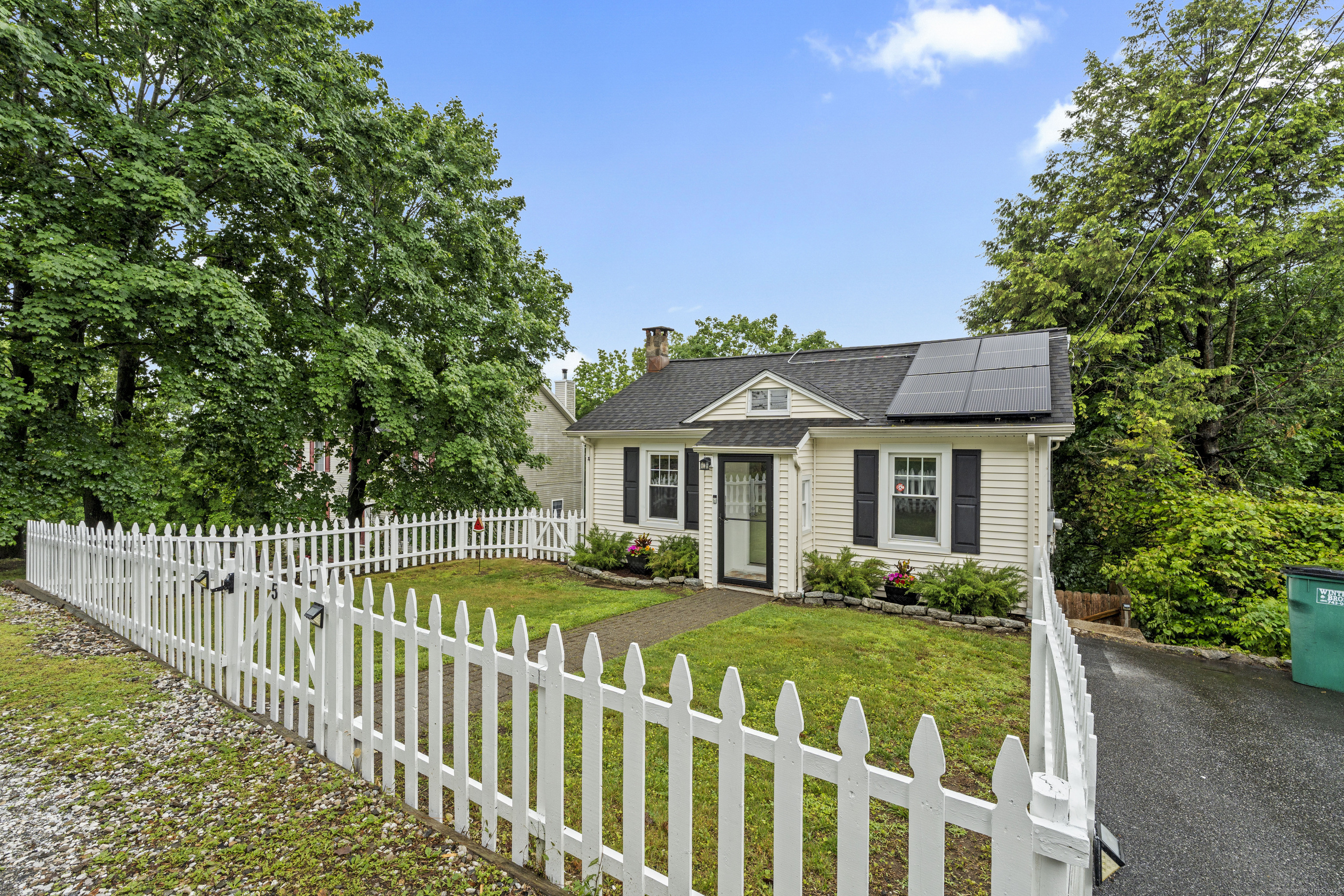 Property Photo: 5 Glenville Road CT 06812
