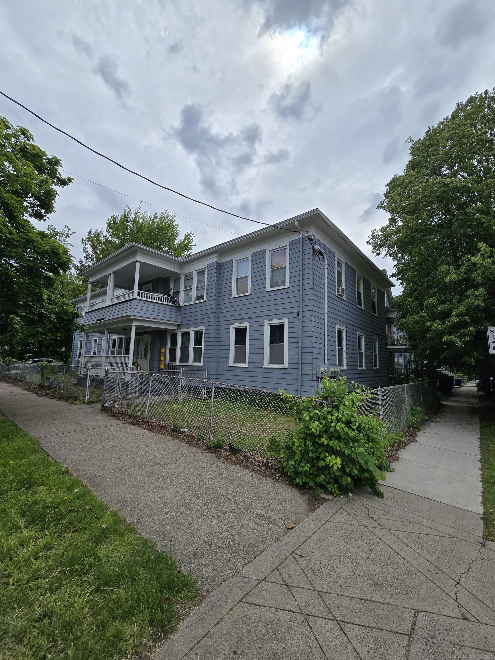 Property Photo:  516 Dixwell Avenue  CT 06511 