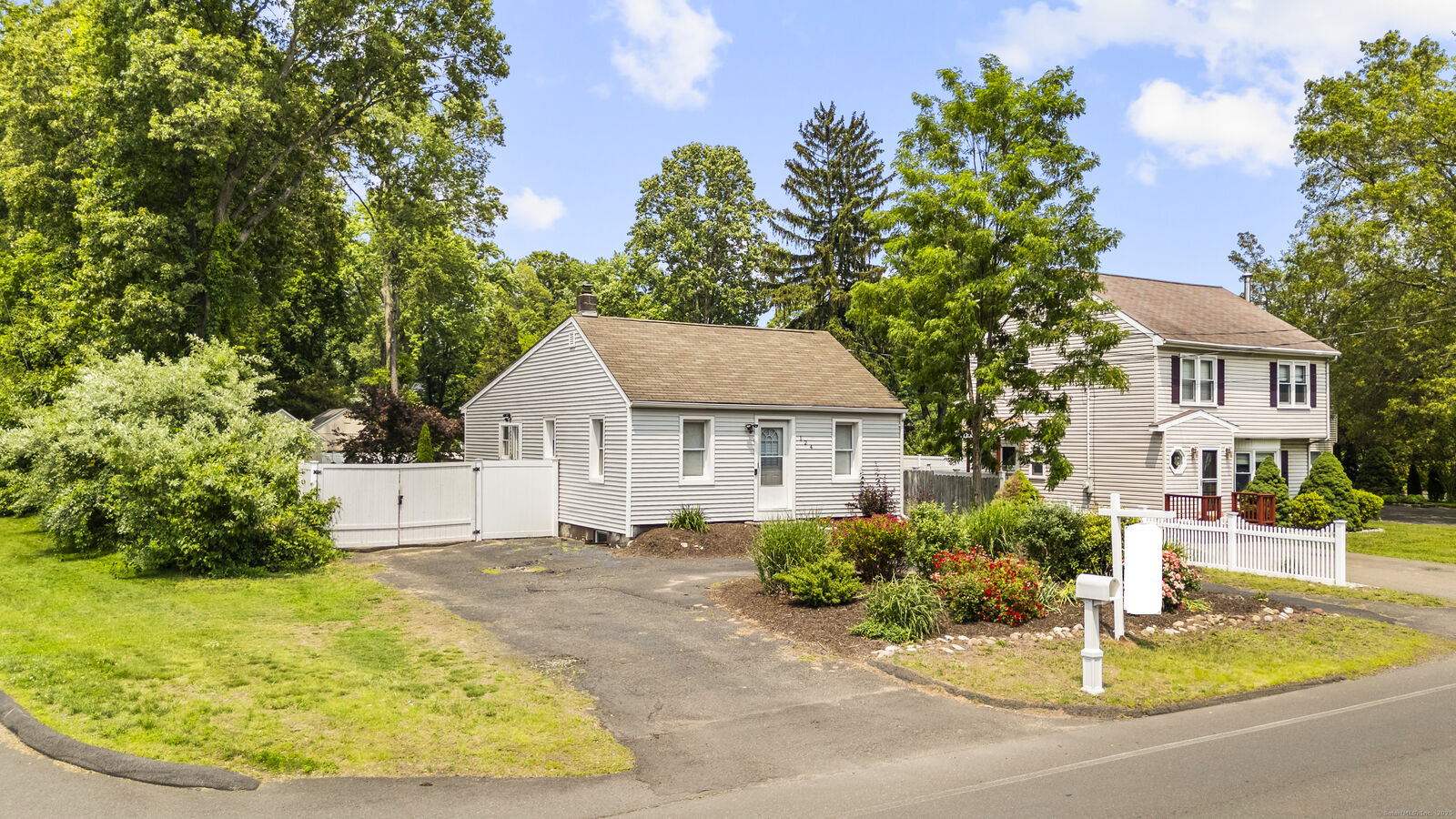 Property Photo: 124 Bailey Road CT 06473