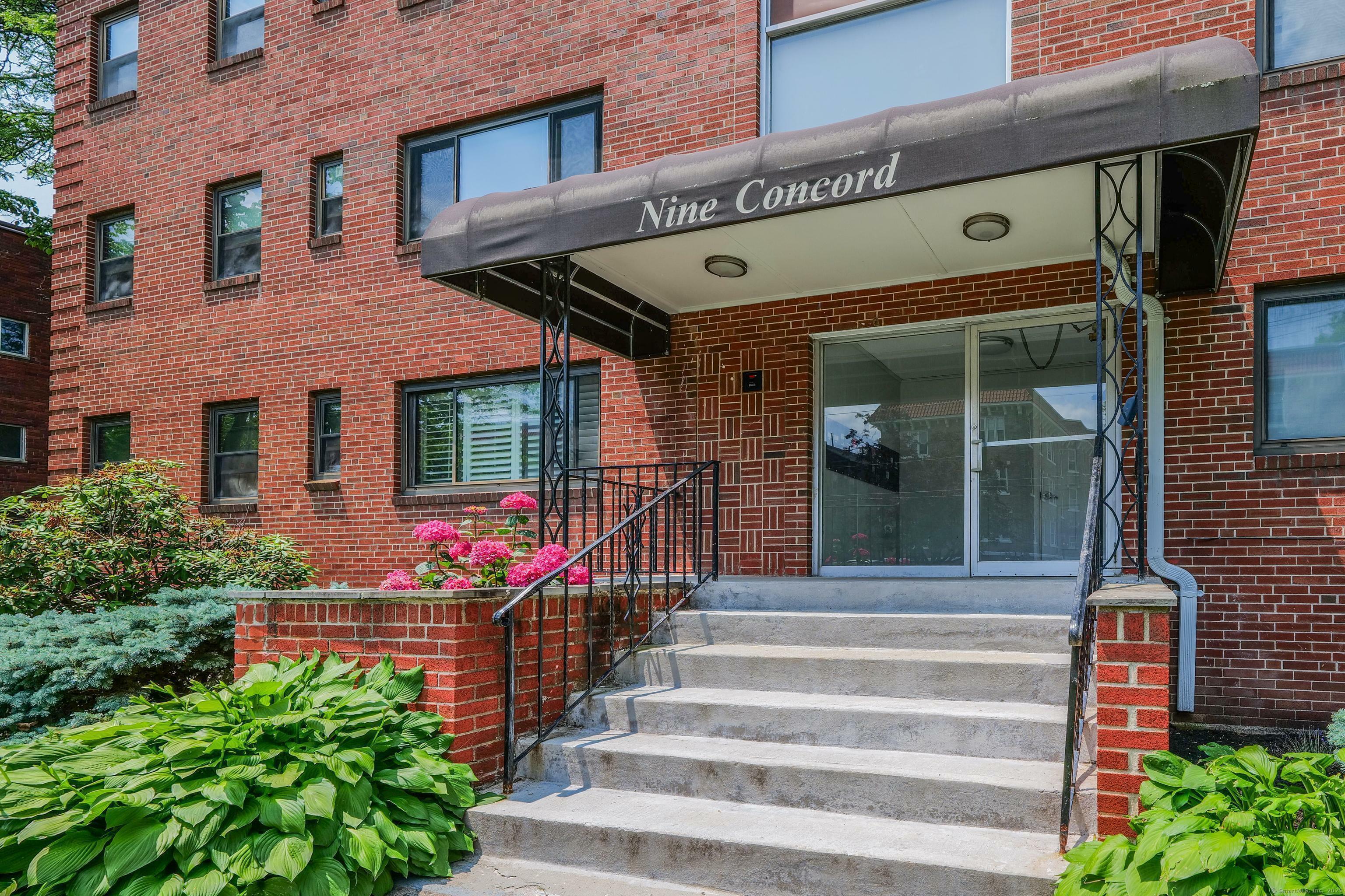 Property Photo: 9 Concord Street Apt B4 CT 06119
