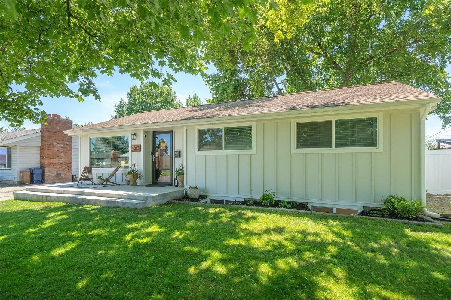 Property Photo:  2804 E 39th Ave  WA 99223 