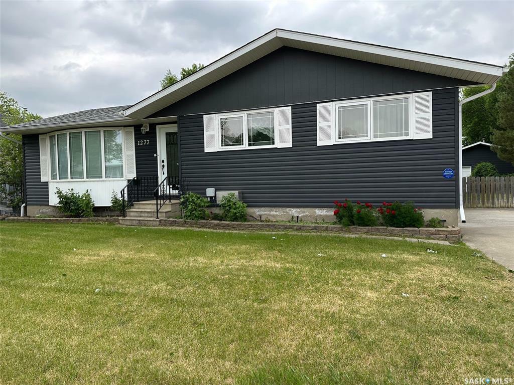 1277 Veterans Crescent  Estevan SK S4A 1Z9 photo