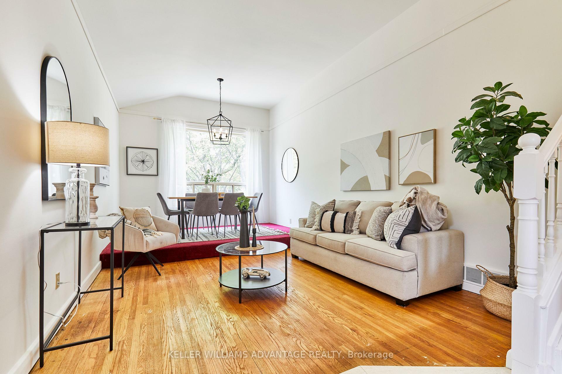 Property Photo: 25 Farmbrook Road ON M1J 2S3