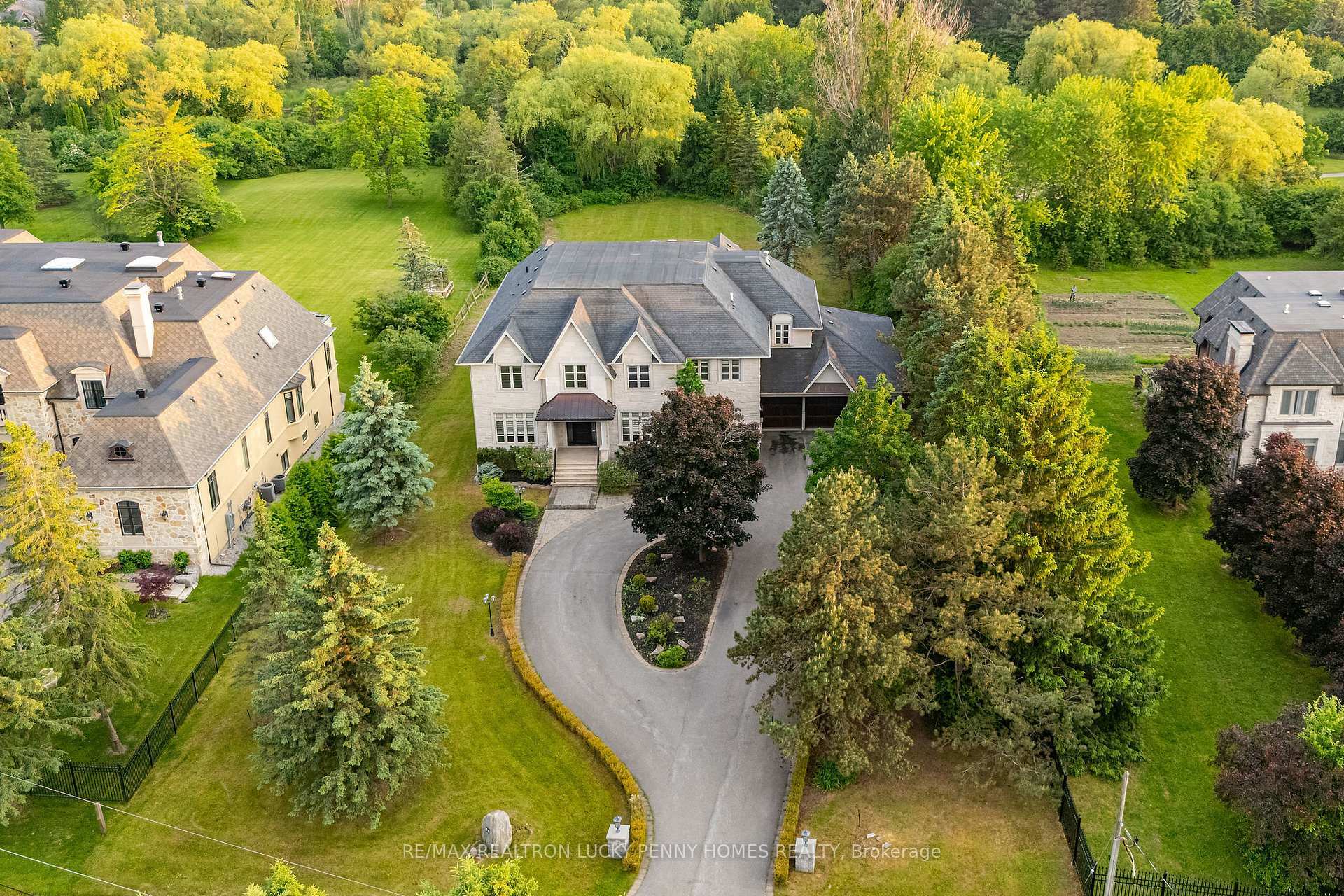 60 Cachet Parkway  Markham ON L6C 1C2 photo