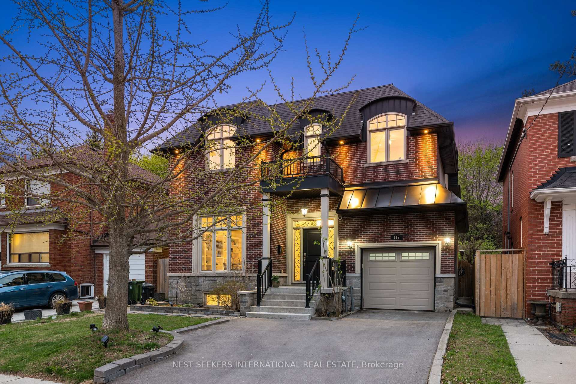 Photo de la propriété: 117 Parkview Hill Crescent ON M4B 1R6