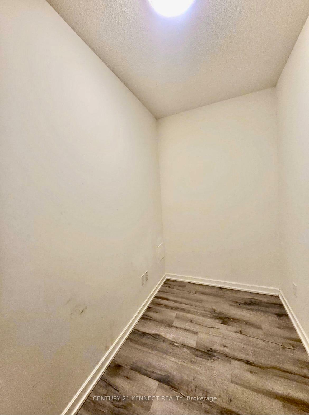 Photo de la propriété: 52 Forest Manor Road 613 ON M2J 0E2