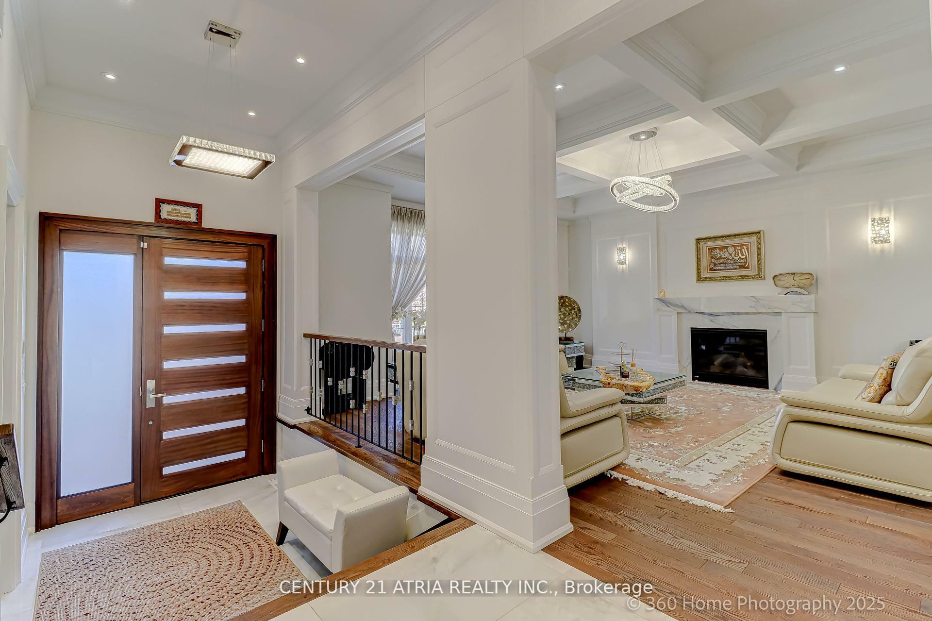 Photo de la propriété: 101 Spruce Avenue ON L4C 6V9