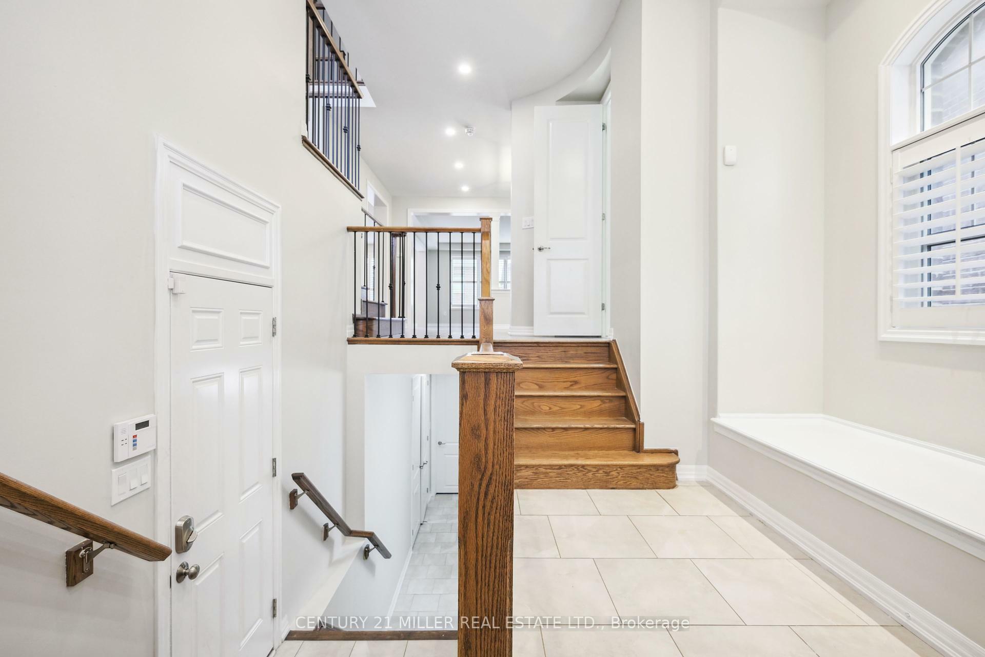 Photo de la propriété: 252 Wisteria Way ON L6M 1L3