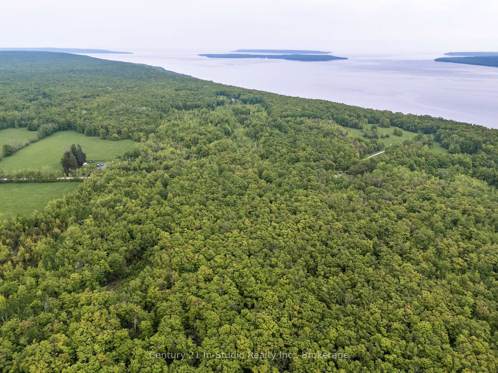 Property Photo: 104 Crawford Drive ON N0H 2T0