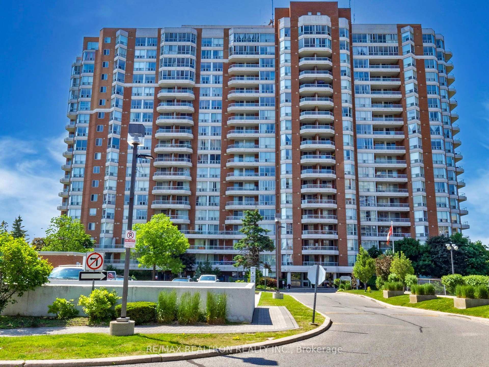Property Photo: 430 McLevin Avenue 1606 ON M1B 5P1