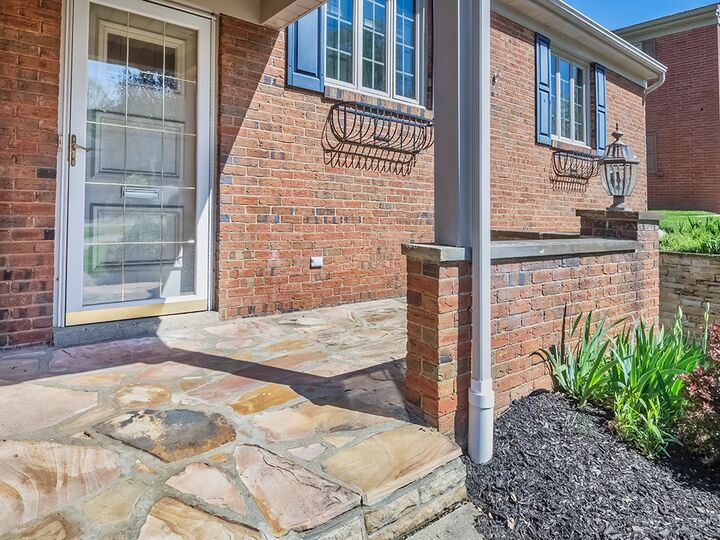 Property Photo:  286 Twin Hills Dr  PA 15216 