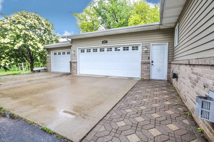 Property Photo:  1977 Country Ln  SD 57401 