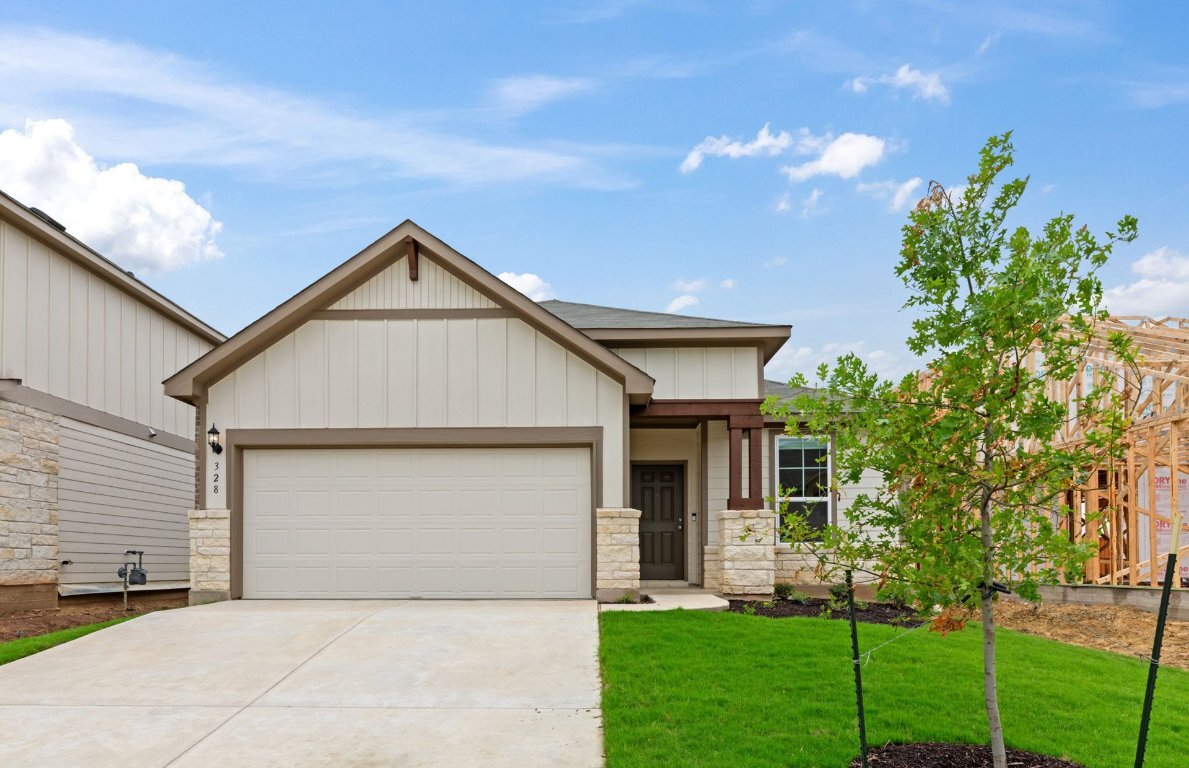 Property Photo: 328 Kapok Street TX 78610