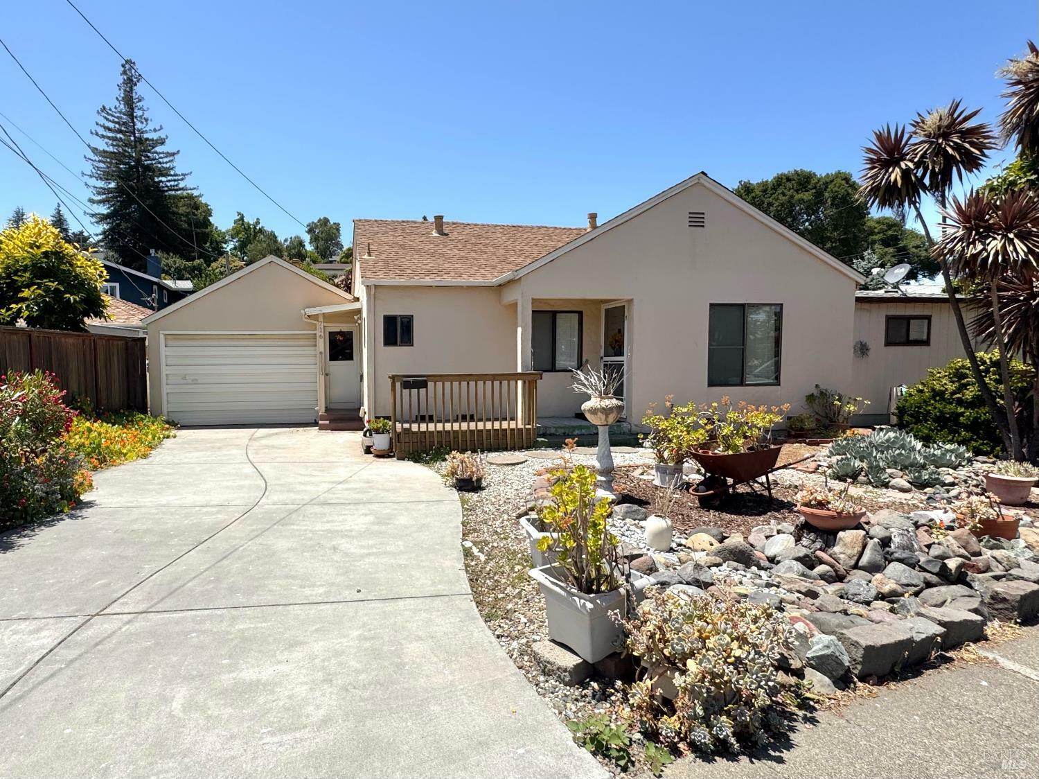 716 Mountain View Avenue  Petaluma CA 94952 photo