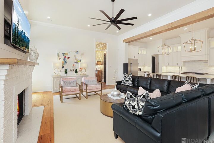 Property Photo: 8741 Marques Ln LA 70809