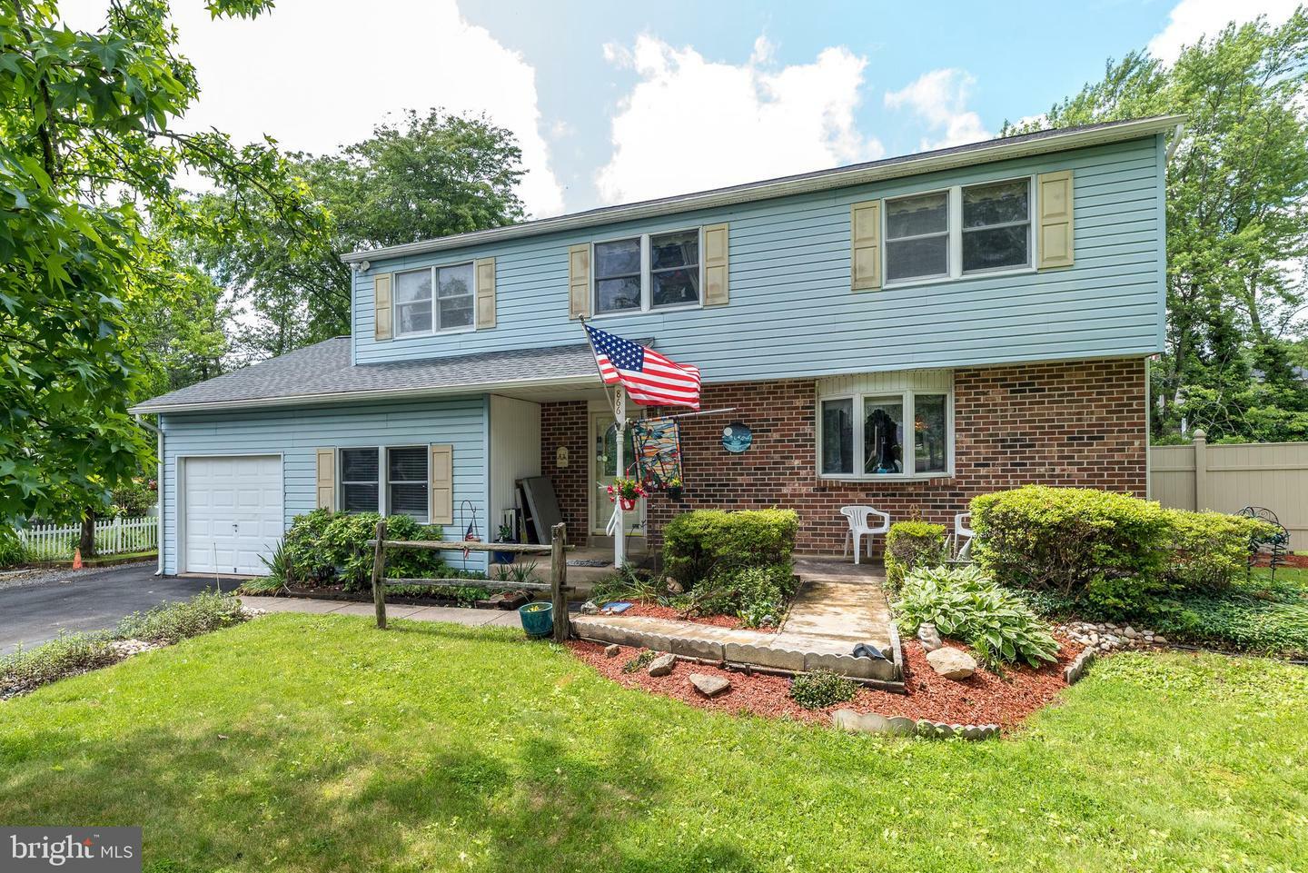Property Photo: 866 Decker Lane PA 18974