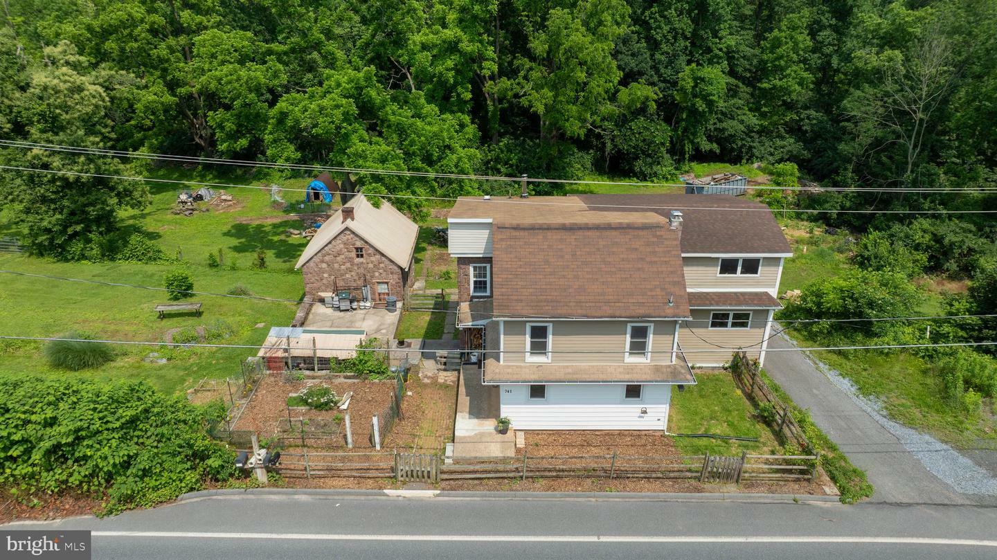 Property Photo: 741 Reinholds Road PA 17517