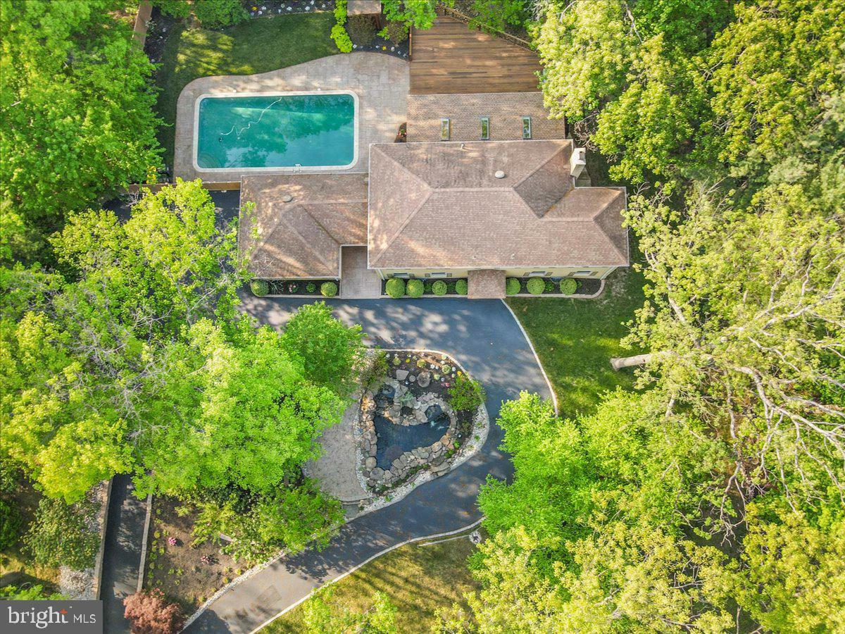 Property Photo:  400 Highview Drive  PA 19087 