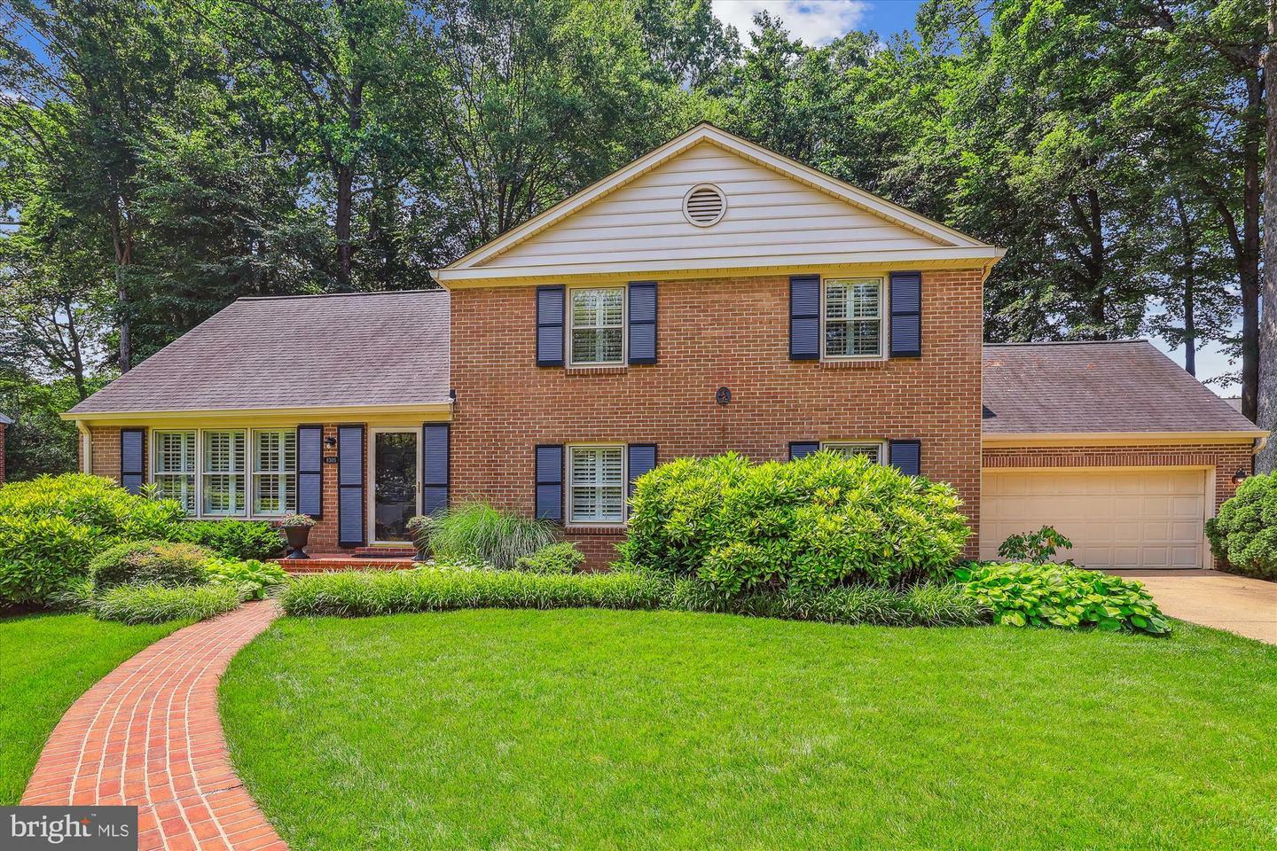 Property Photo: 8305 Toll House Road VA 22003
