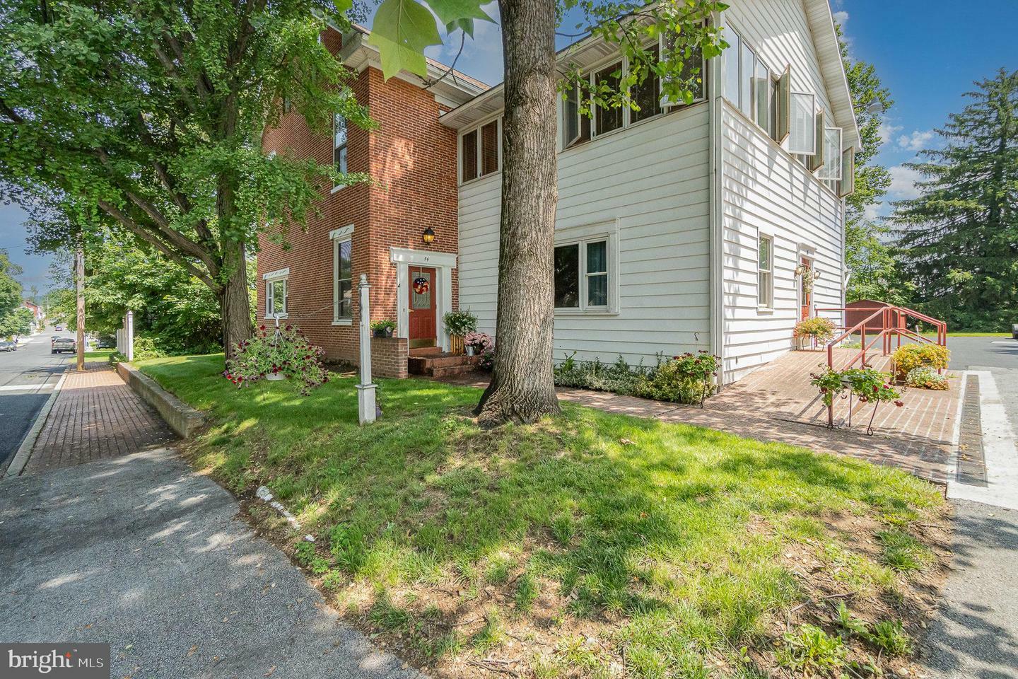 54 S High Street  Arendtsville PA 17303 photo