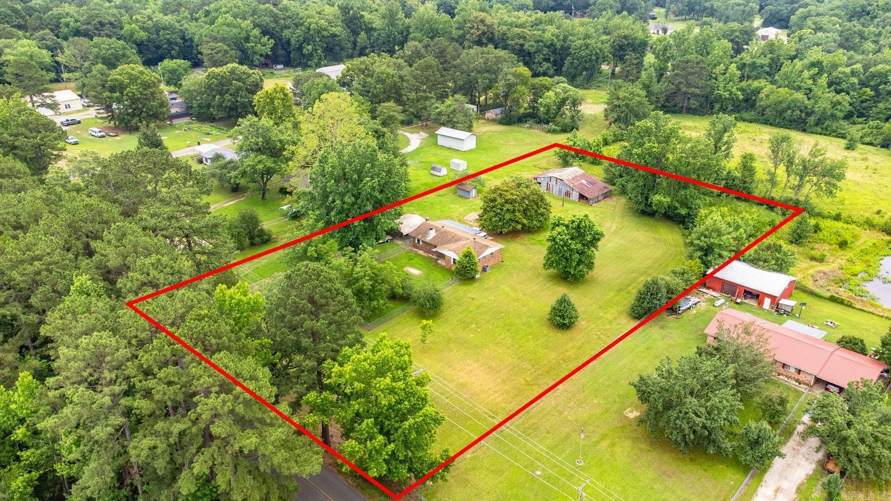 Property Photo: 747 Clearcreek Road AR 71956
