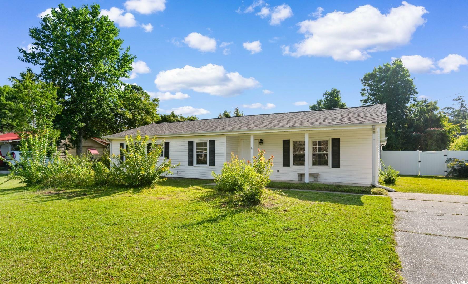 Property Photo: 704 Bonnie Dr. SC 29588