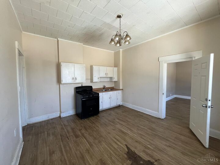 Property Photo: 211 W Seventieth Street OH 45216
