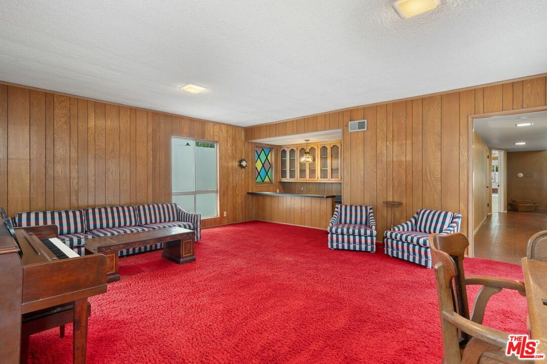 Property Photo: 351 21st St CA 90402