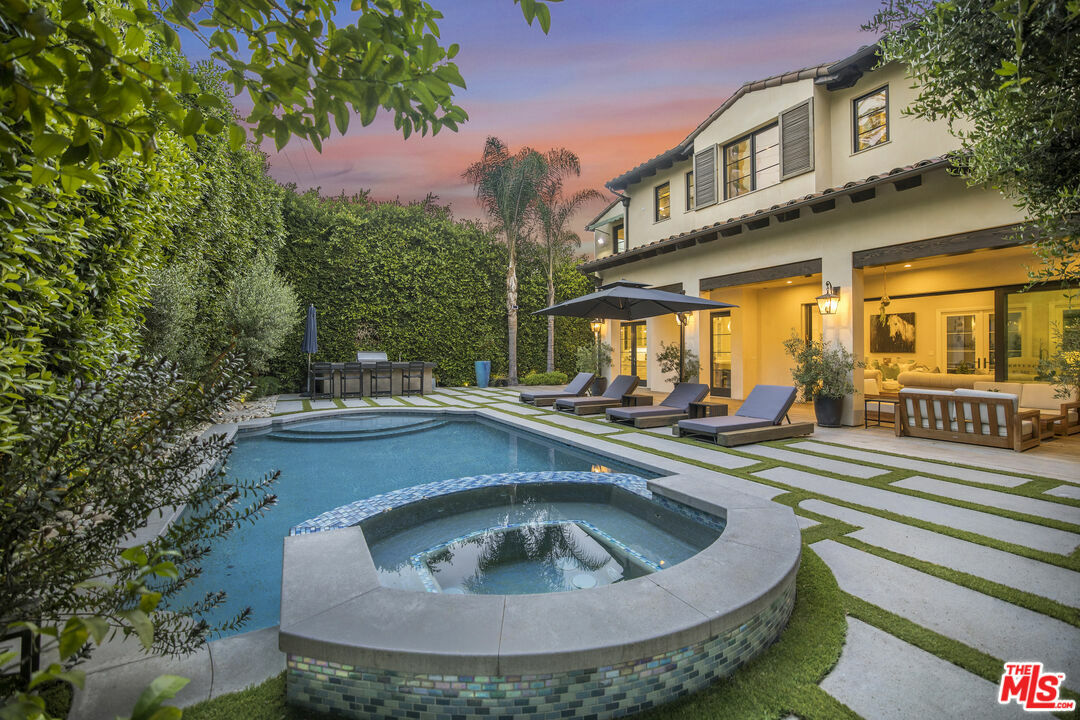 439 S Spalding Dr  Beverly Hills CA 90212 photo