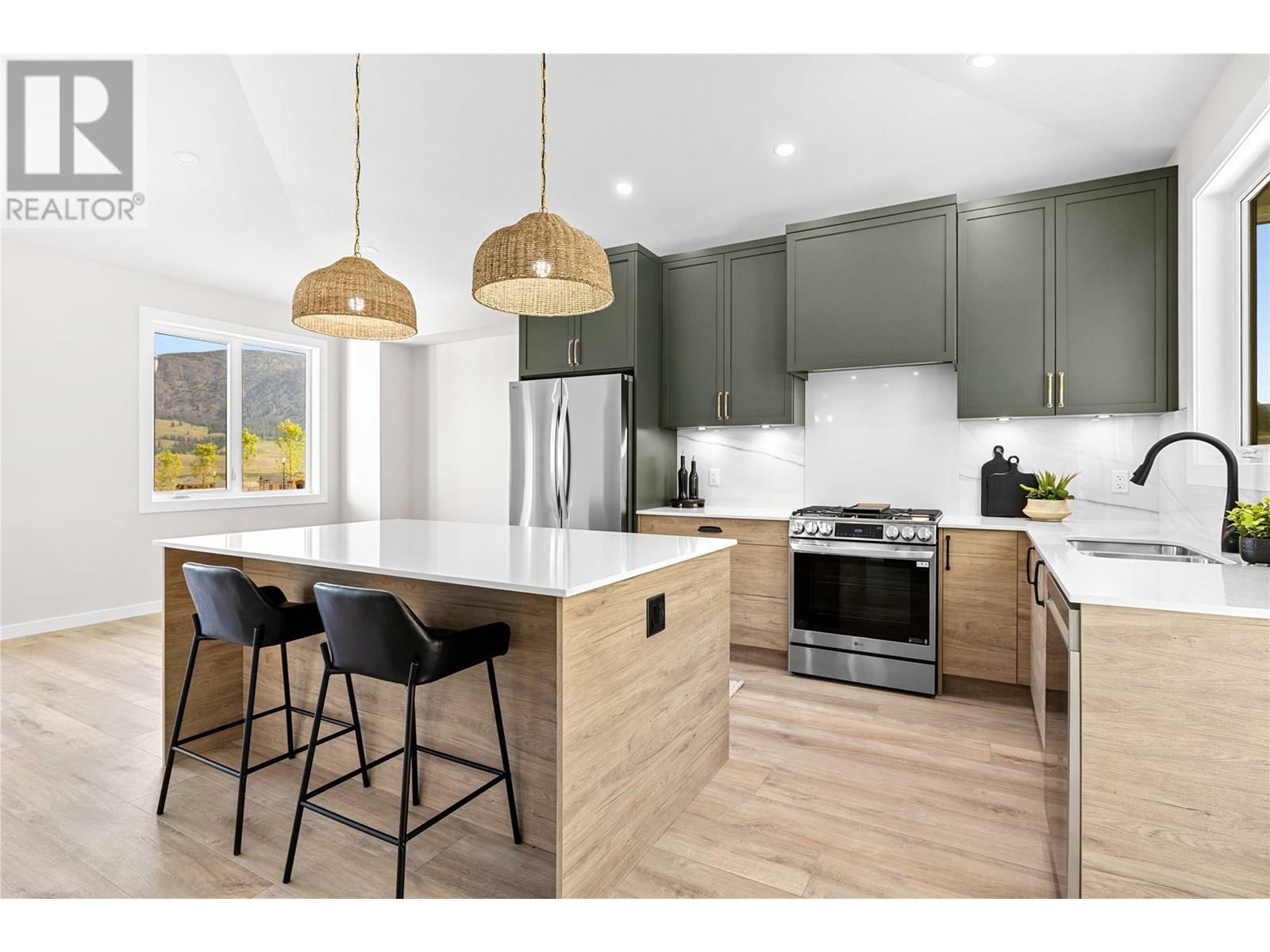 2075 Cortina Drive  Kelowna BC V1P 1E1 photo
