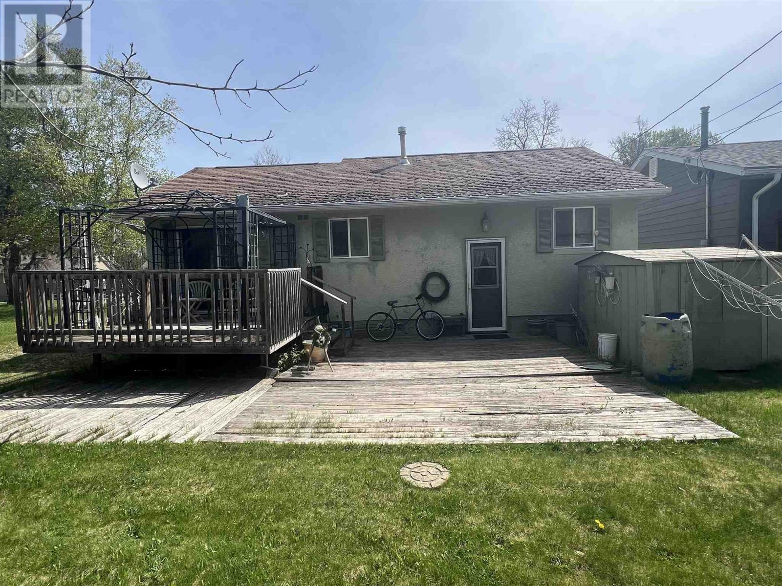 Property Photo: 138 Willow Rd ON P0T 1C0