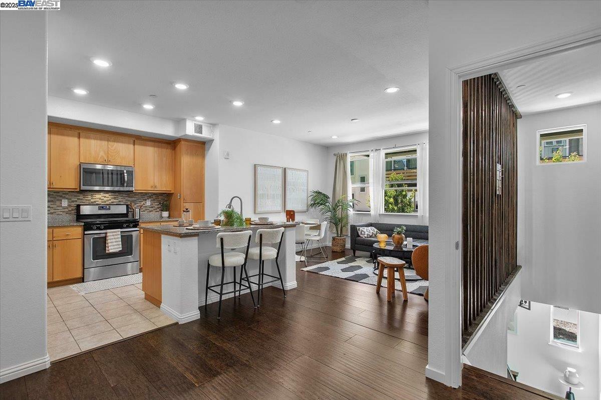 Property Photo:  2071 Mahuron Cir  CA 95133 