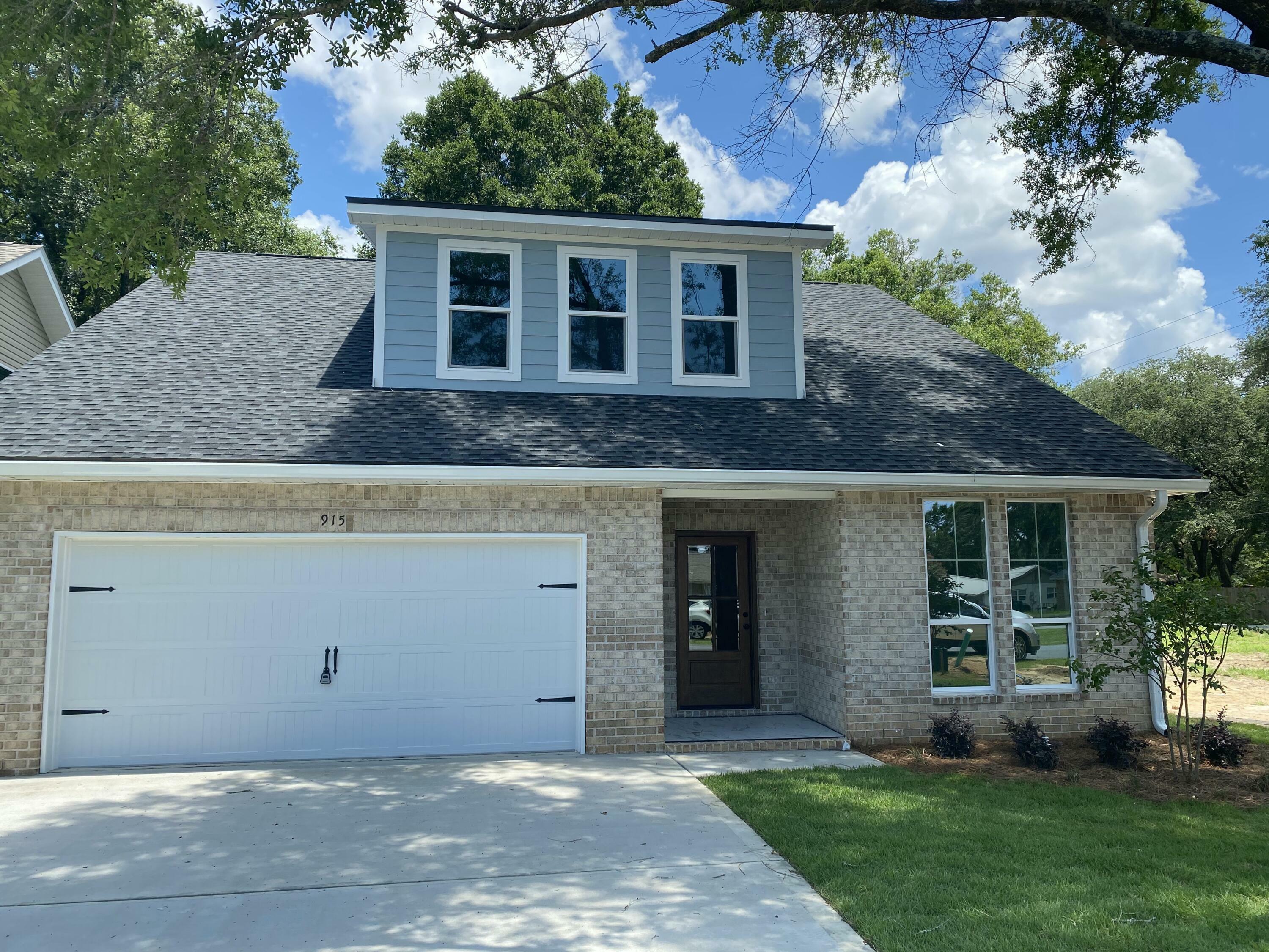 Property Photo: 915 47th Street FL 32578