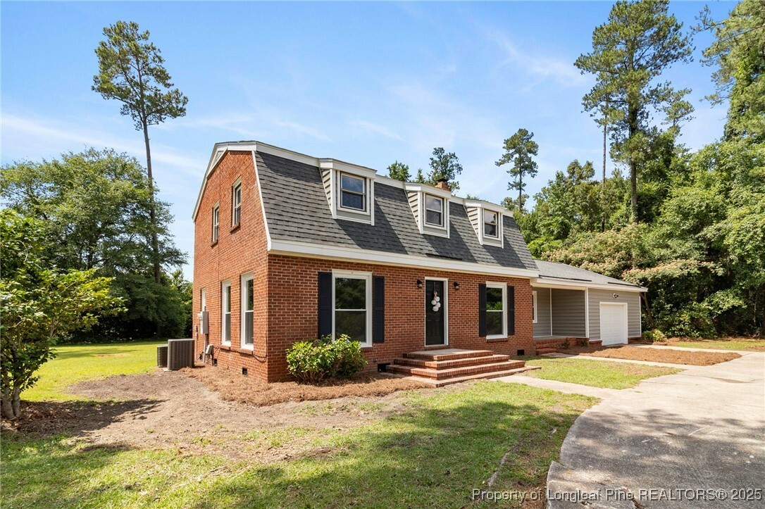 Property Photo: 329 W Railroad Street NC 28371
